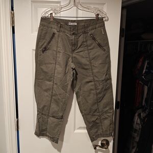 Columbia Women's Olive Capris